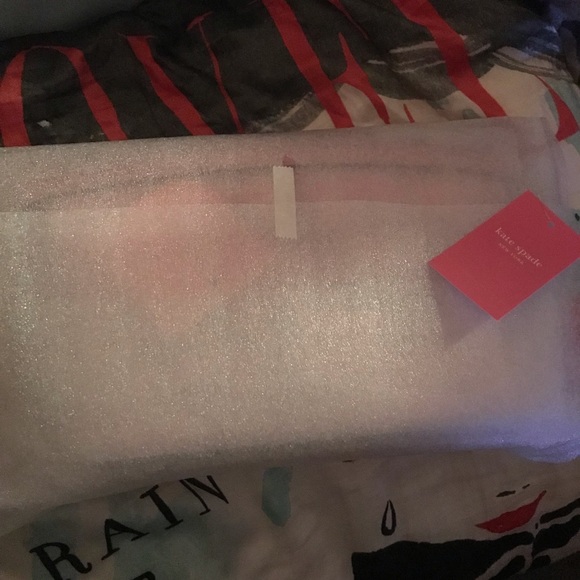 Kate Spade NWT Sabine Medium Cosmetic Pouch - HOST PICK! 🏆 - Picture 4 of 12